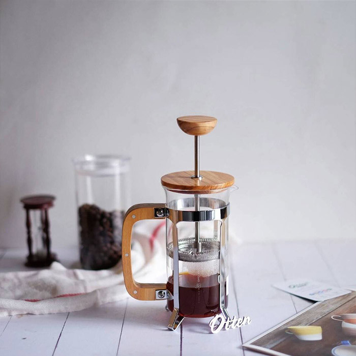 Hario - French Press Wood 2 Cups CPSW-2 