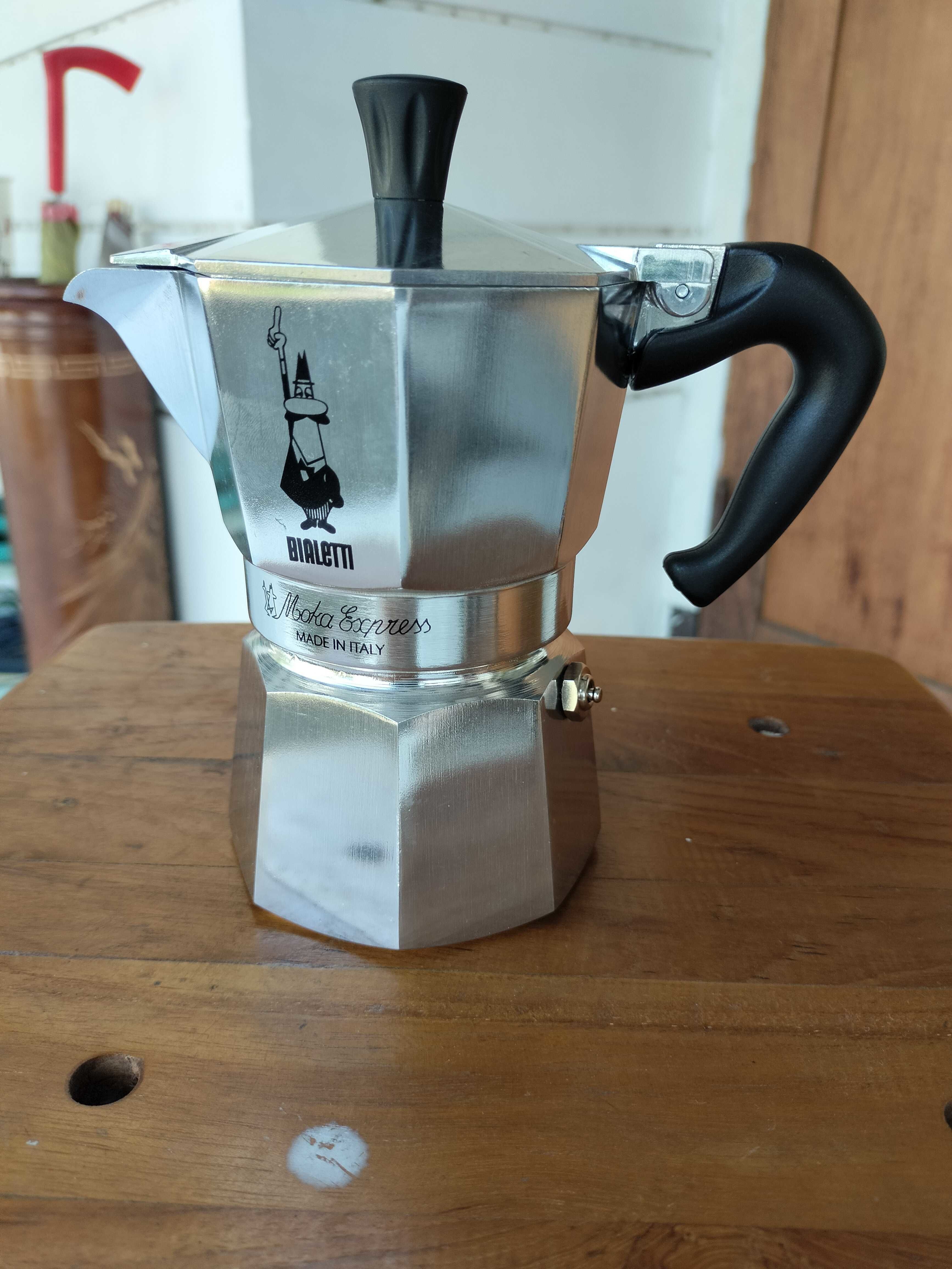 Bialetti Moka Express 3 Cups | Otten Coffee